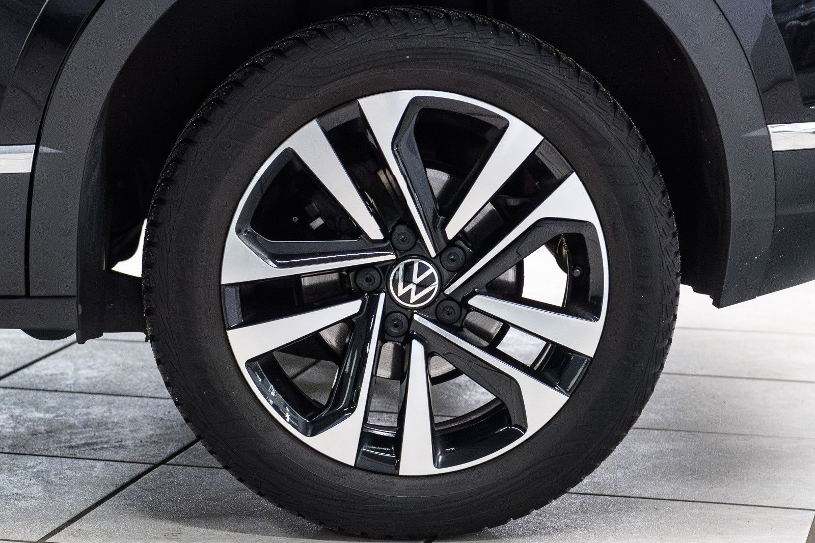 Volkswagen T-Roc 1,5 United+LM+SH+PDC+Drive Mode+Digi Cockp foto 3