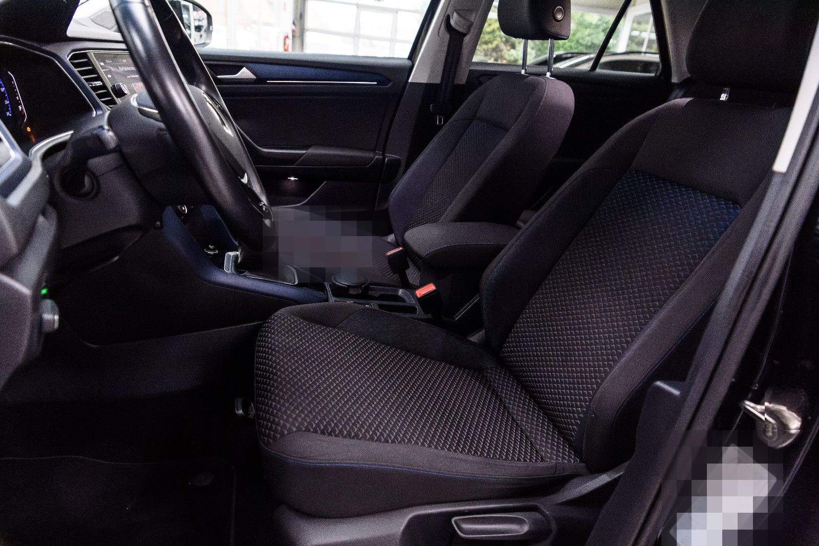 Volkswagen T-Roc 1,5 United+LM+SH+PDC+Drive Mode+Digi Cockp foto 21