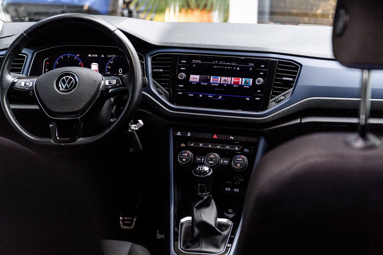 Volkswagen T-Roc 1,5 United+LM+SH+PDC+Drive Mode+Digi Cockp foto 10