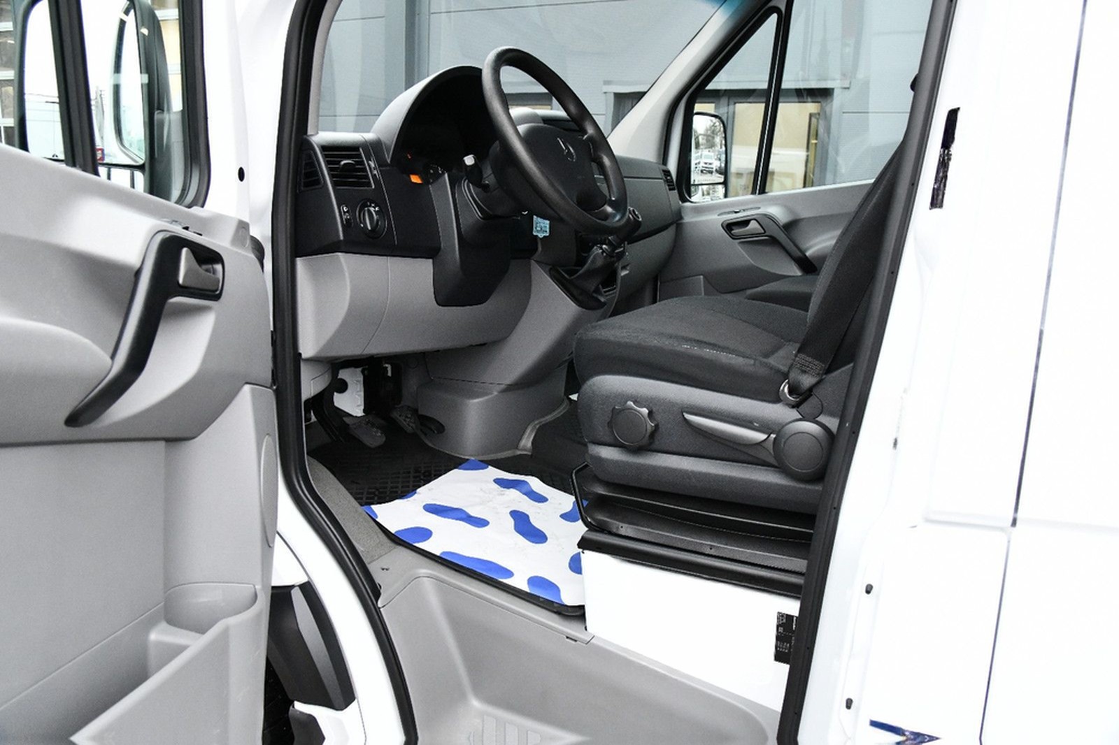 Mercedes-Benz Sprinter 313CDI Bus 9-Sitze L2H2 RWD Schwingsitz foto 12