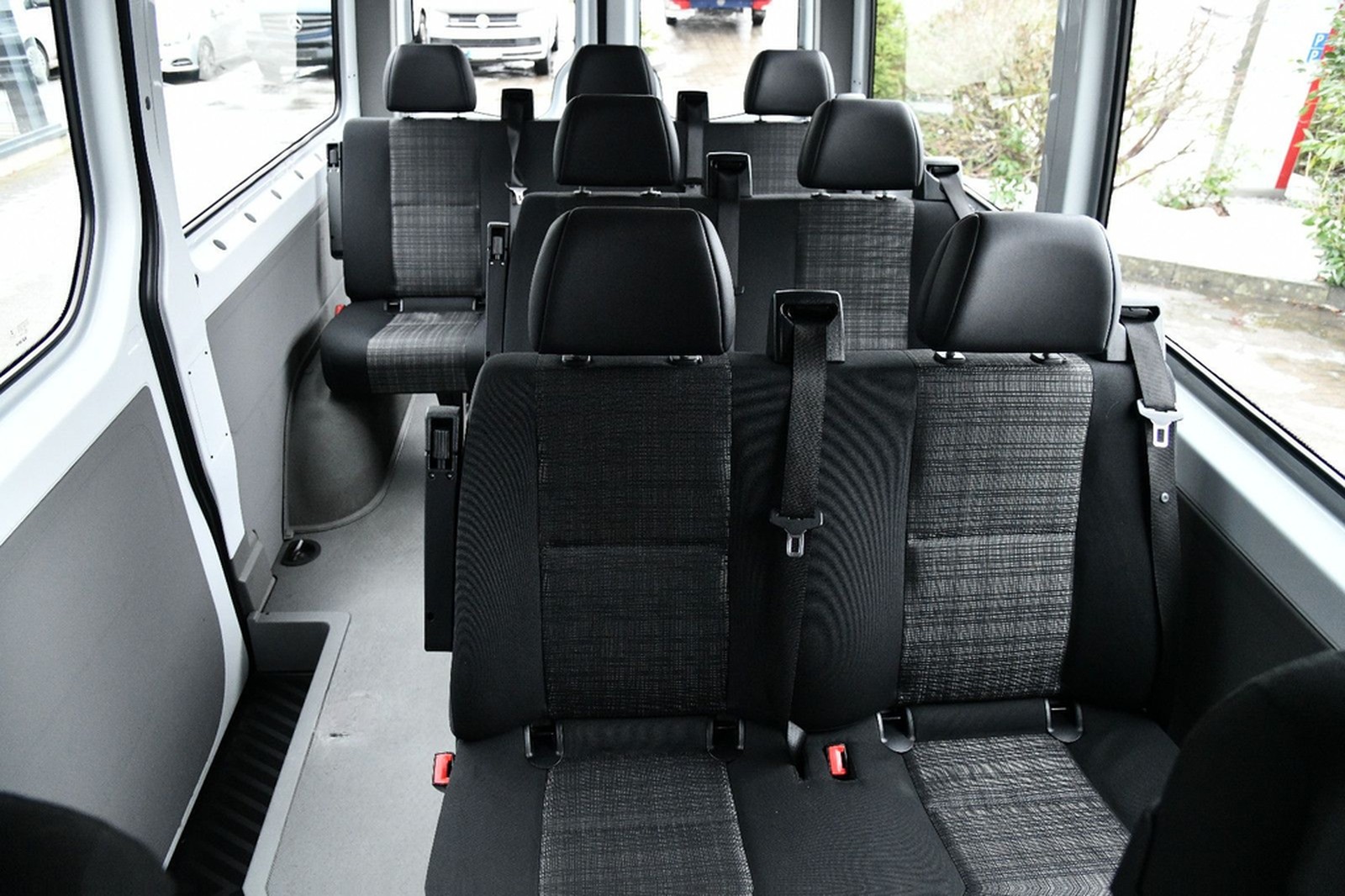 Mercedes-Benz Sprinter 313CDI Bus 9-Sitze L2H2 RWD Schwingsitz foto 24