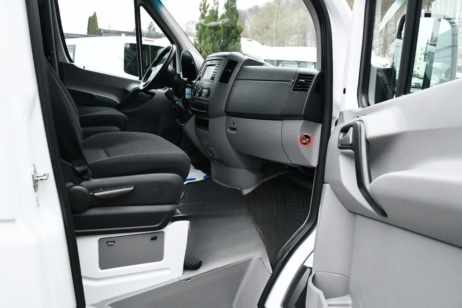 Mercedes-Benz Sprinter 313CDI Bus 9-Sitze L2H2 RWD Schwingsitz foto 25