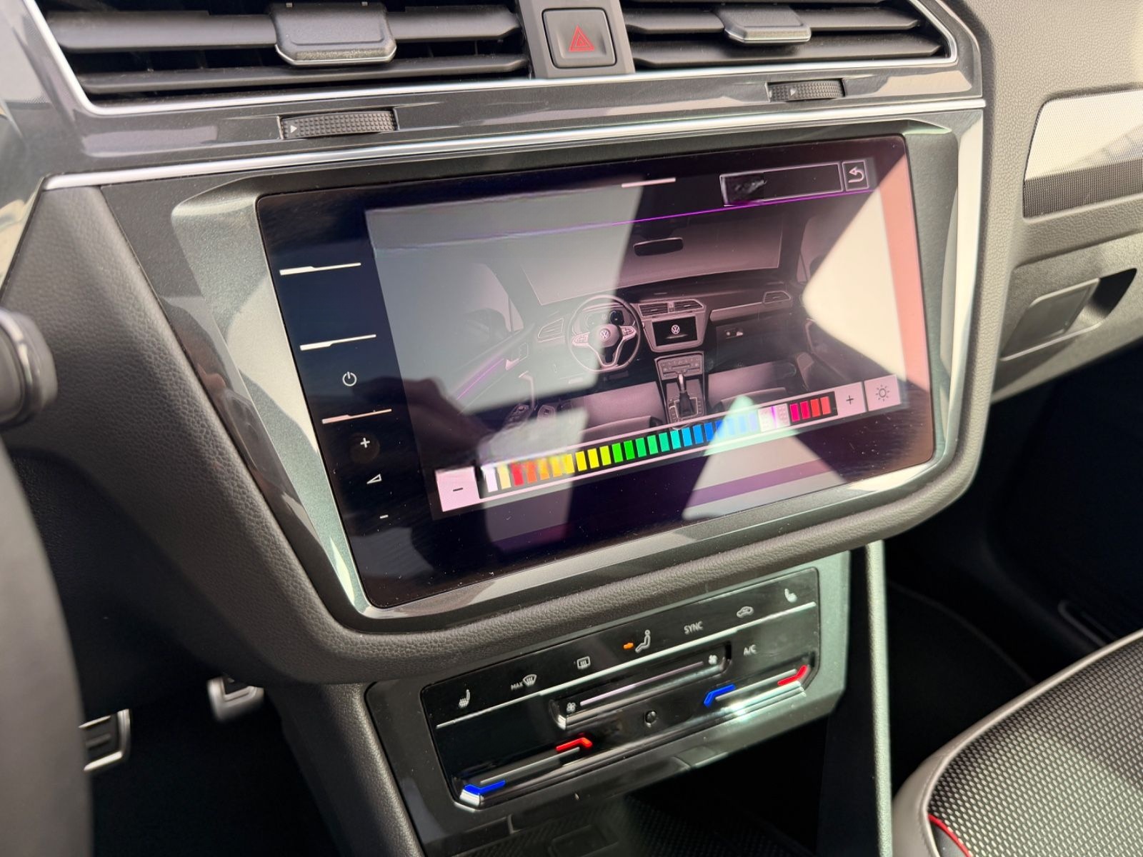 Volkswagen Tiguan 2.0 TDI Urban Sport *PANO-AREA-MATRIX* foto 17