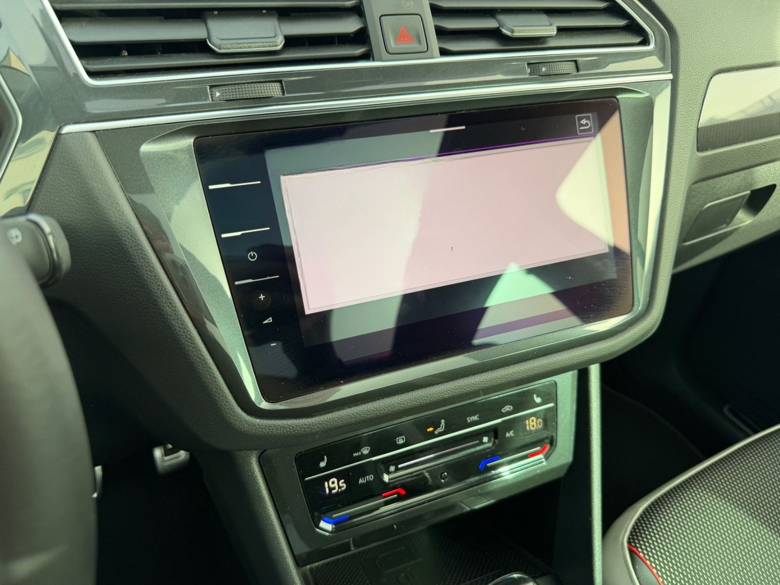 Volkswagen Tiguan 2.0 TDI Urban Sport *PANO-AREA-MATRIX* foto 19