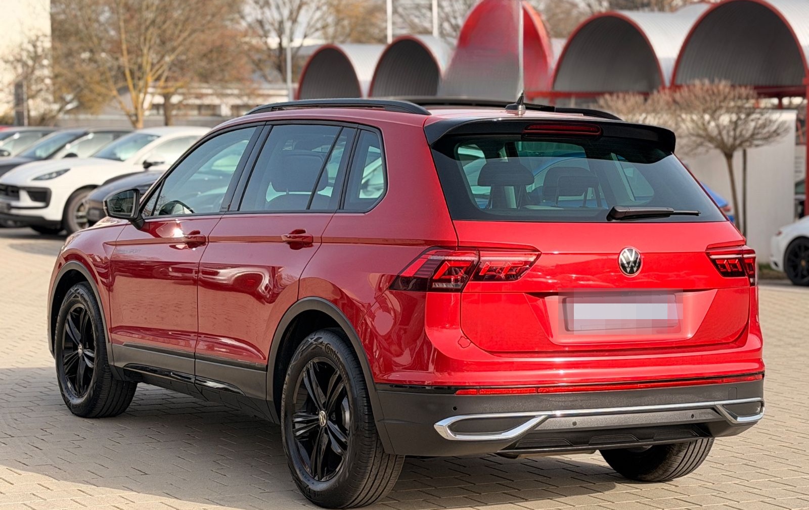 Volkswagen Tiguan 2.0 TDI Urban Sport *PANO-AREA-MATRIX* foto 4