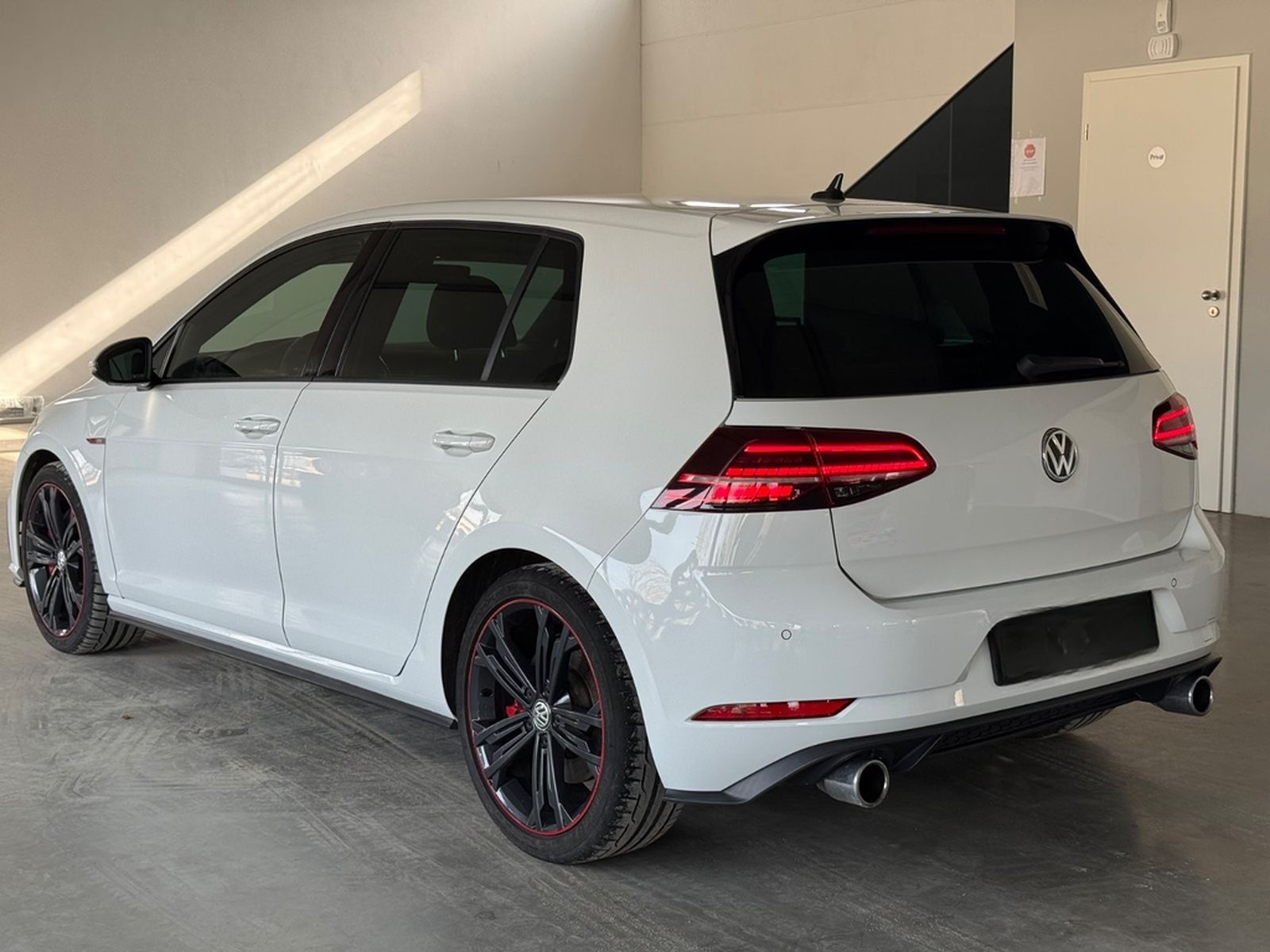 Volkswagen Golf VII Lim. GTI Performance LED/AHK/ACC/SHZ foto 3