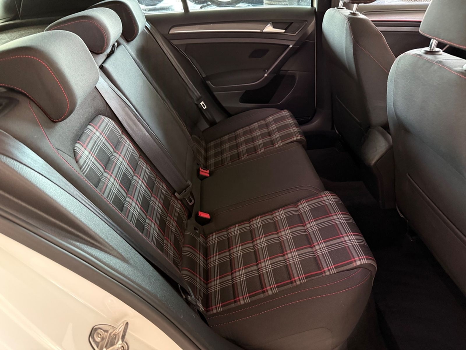 Volkswagen Golf VII Lim. GTI Performance LED/AHK/ACC/SHZ foto 10