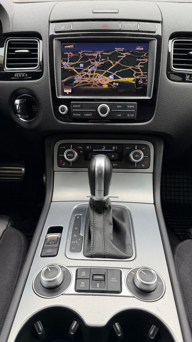 Volkswagen Touareg 3.0 V6 R Line LTDI SCR Exclusive BMT foto 16