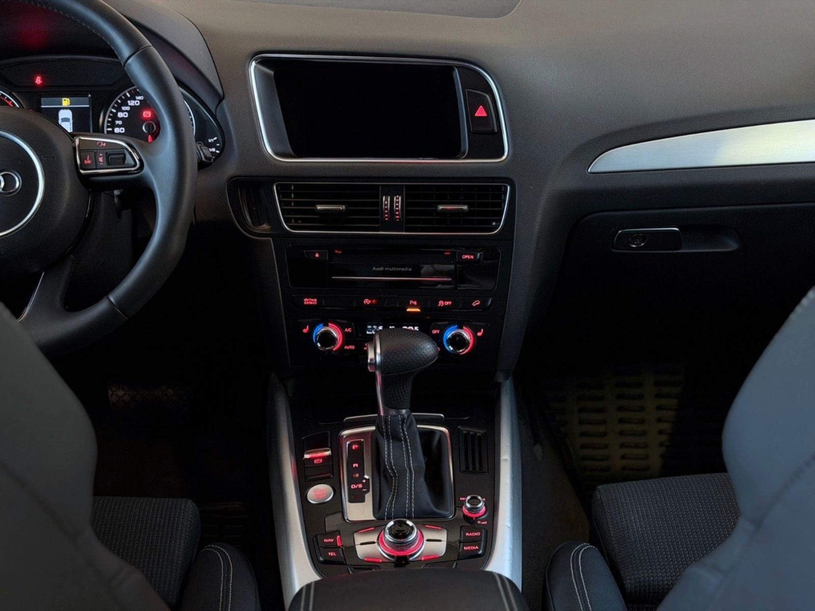 Audi Q5 2.0 TDI quattro*S-line*1.Hand*Keyless*NAVI* foto 33