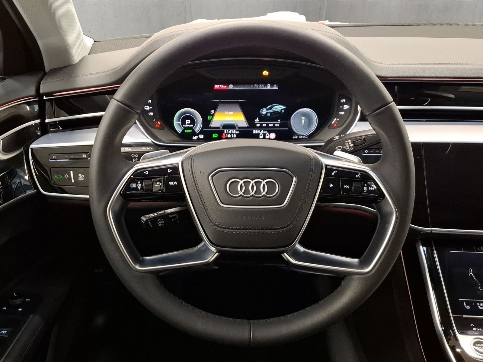 Audi A8 L TFSI e 60 e quattro 340(462) kW(PS) foto 11