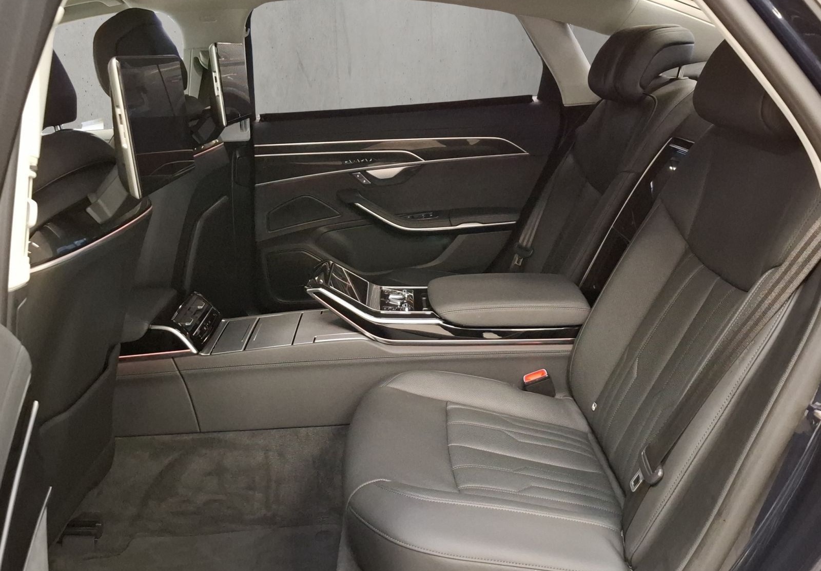 Audi A8 L TFSI e 60 e quattro 340(462) kW(PS) foto 14