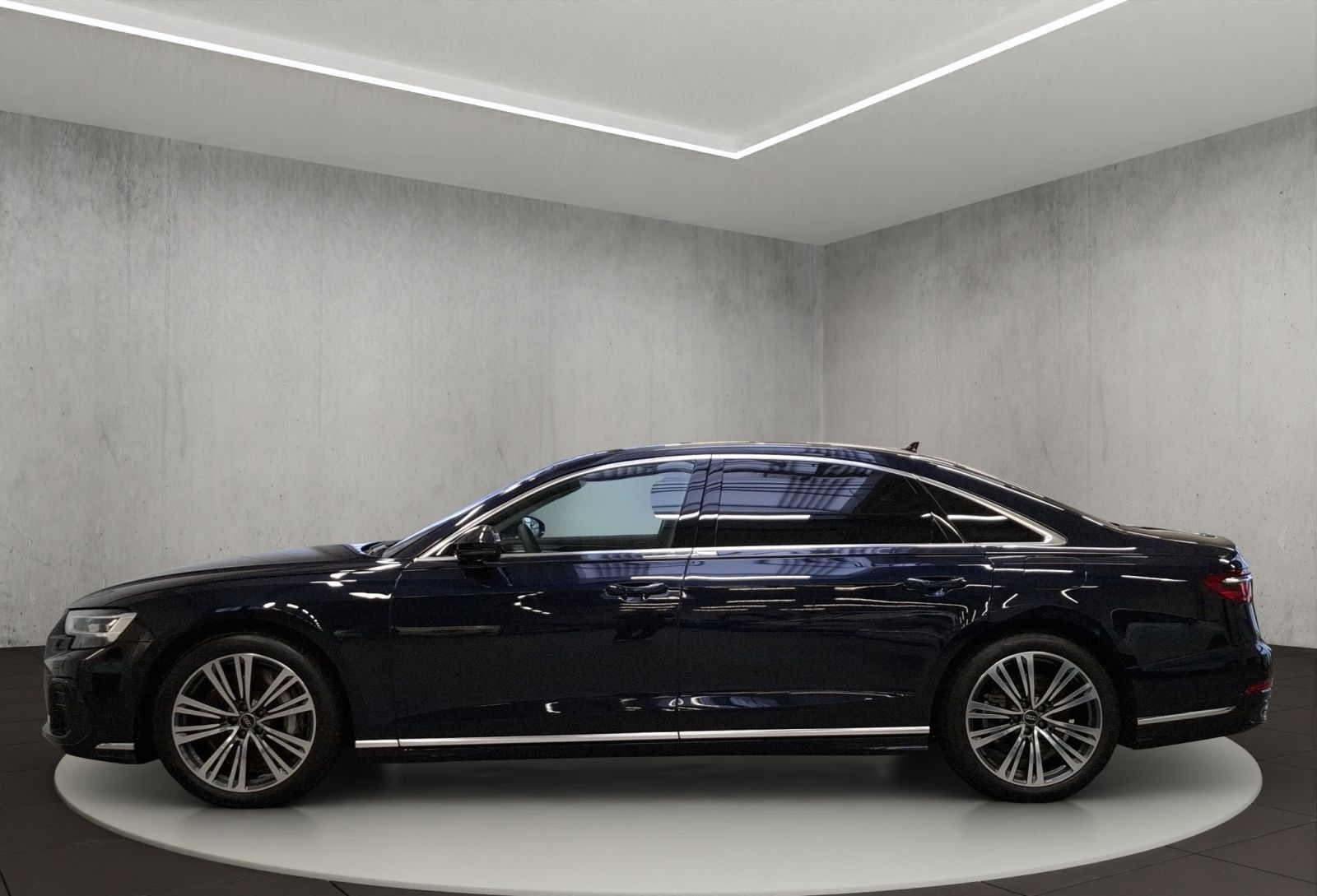 Audi A8 L TFSI e 60 e quattro 340(462) kW(PS) foto 3