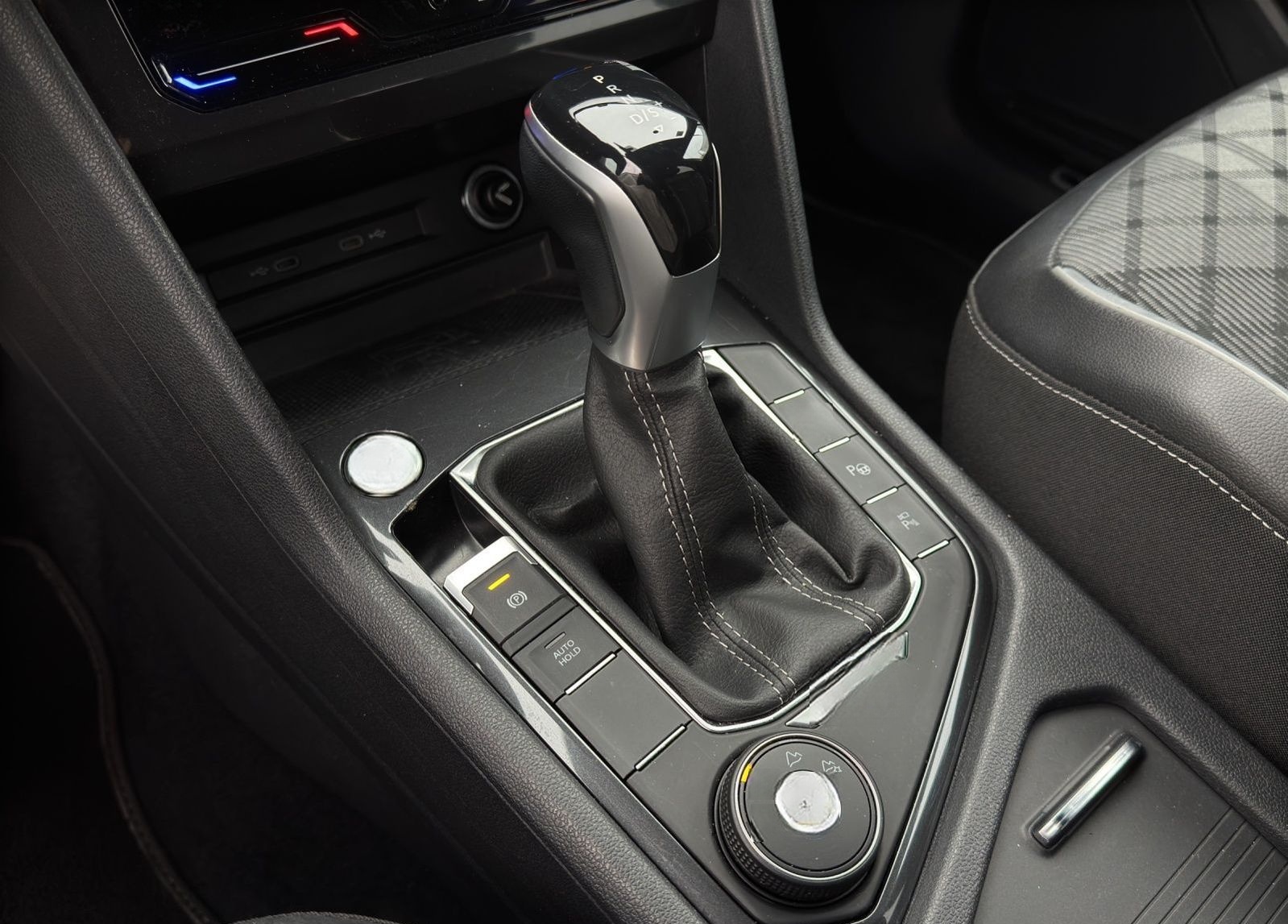 Volkswagen Tiguan Allspace 2.0 TDI 4M R-LINE LM20 MATRIX 36 foto 11