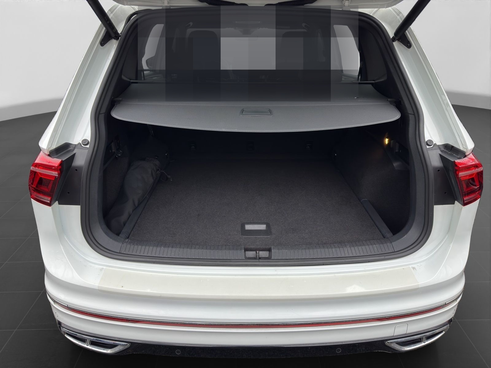 Volkswagen Tiguan Allspace 2.0 TDI 4M R-LINE LM20 MATRIX 36 foto 16