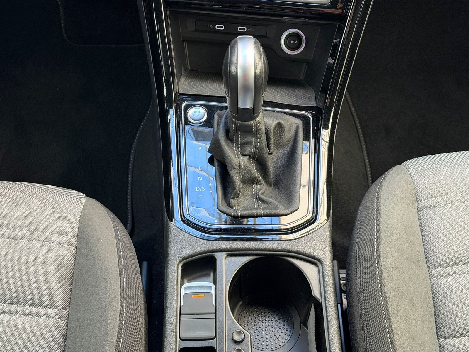 Volkswagen Touran 1.5 TSI Highline  DSG|LED|AHK|ACC|Kamera foto 13