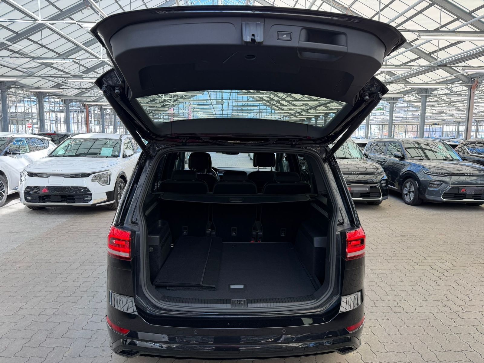 Volkswagen Touran 1.5 TSI Highline  DSG|LED|AHK|ACC|Kamera foto 6