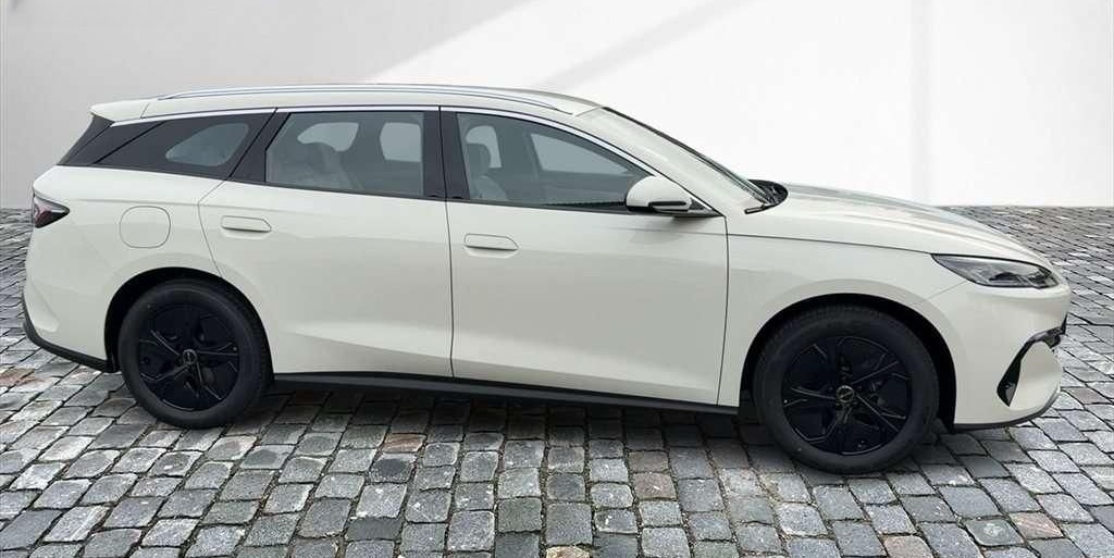 BYD  DM-i PHEV Touring Boost Alu KA LED Link NAV NBA foto 4