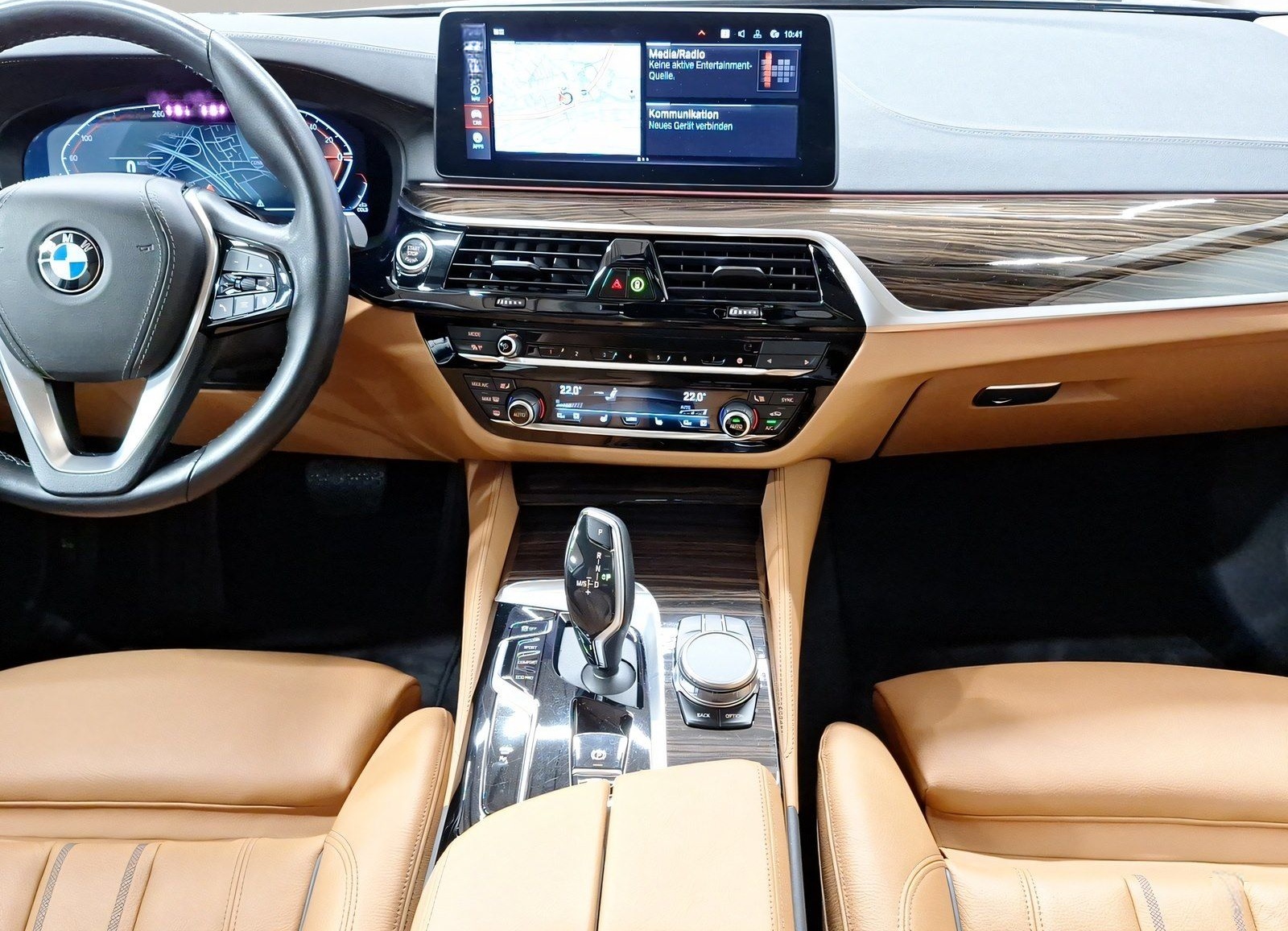 BMW 520d xDrive Touring AHK Driv.Assist.Prof Kamera foto 7