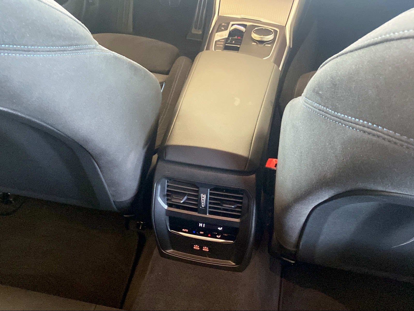 BMW 318d Touring M Sport Navi AHK Kamera Alarm foto 17