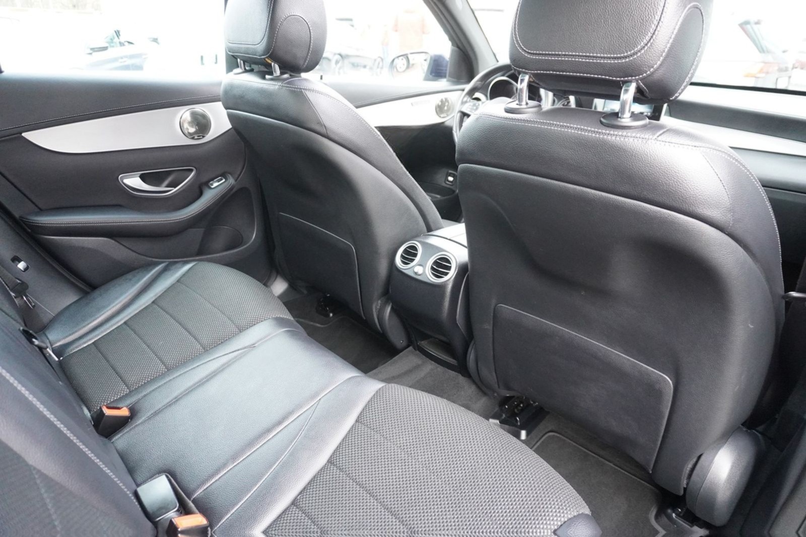 Mercedes-Benz GLC 250 4Matic 7G-DCT LED Navi Panorama PDC USB foto 9