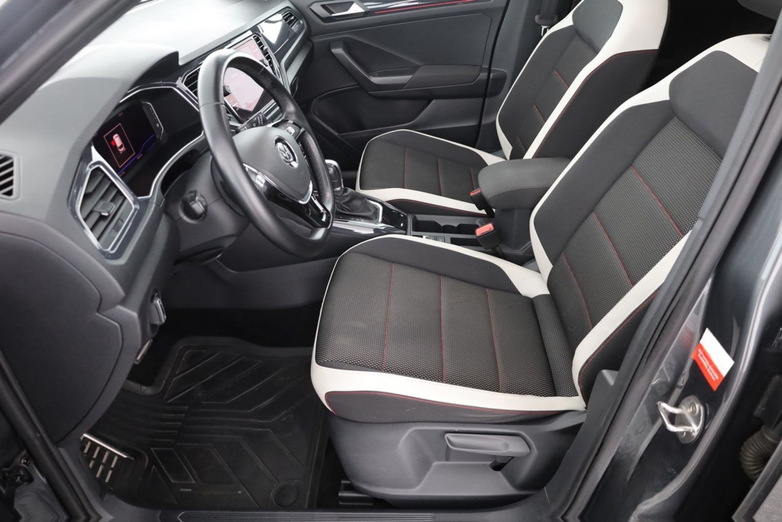 Volkswagen T-Roc 1.5 TSI DSG Sport Panorama Standheizung foto 22