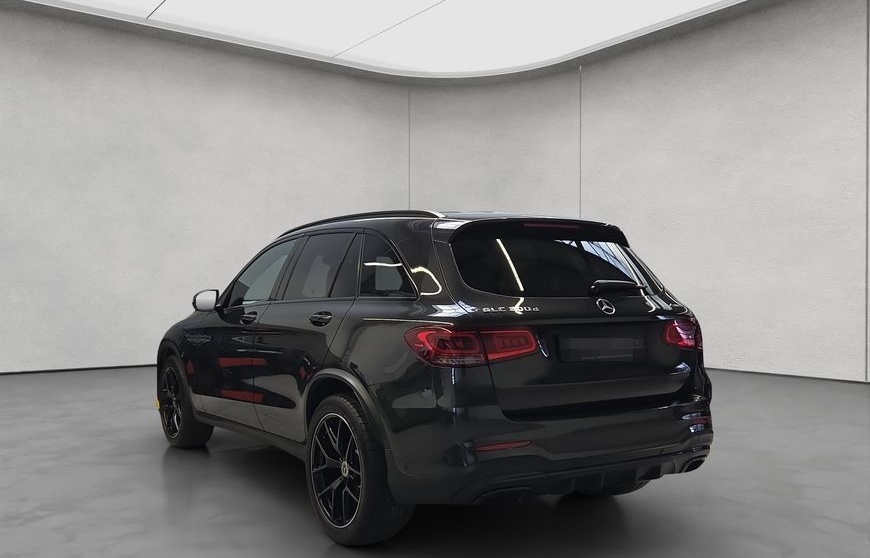 Mercedes-Benz GLC 300 d 4Matic AMG Line Plus foto 3
