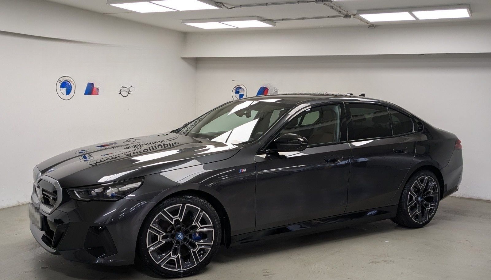 BMW i5 M60 xDrive Pano B&W DA Prof PA+ 20'' ACC 360° foto 2