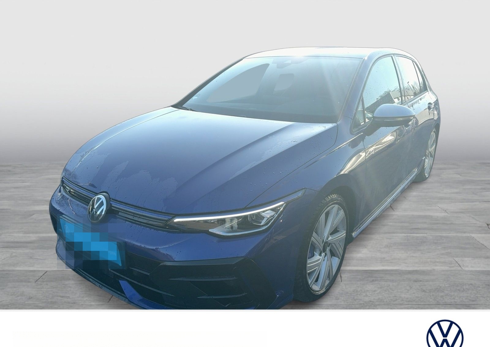 Volkswagen Golf VIII 2.0 R 4X4 AKRAPOVIC CAM ACC LM18 NAVI foto 2