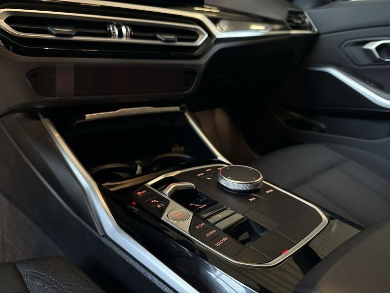 BMW 320e Touring *PGSD.PDC.LiveCockProf.* foto 15