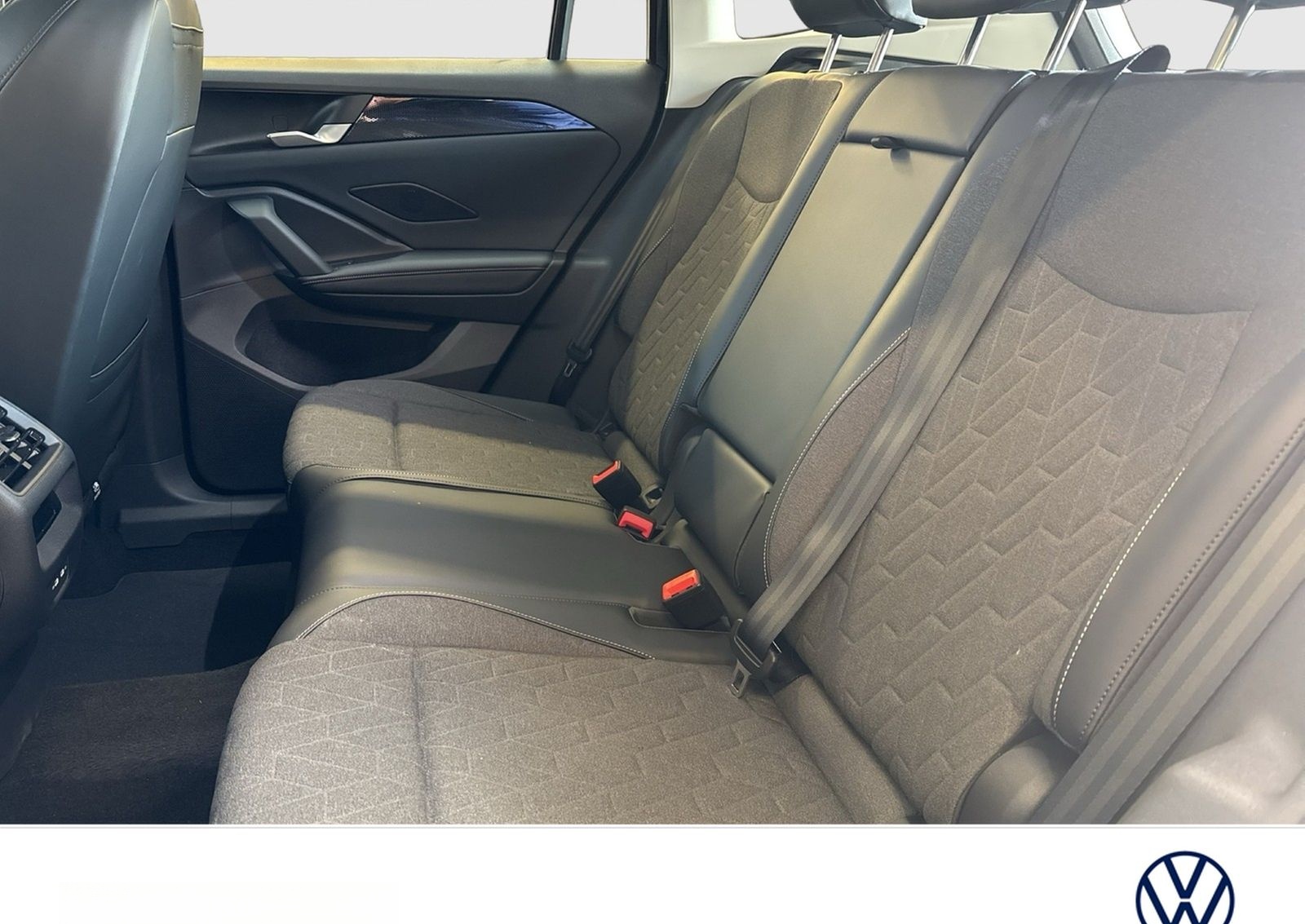 Volkswagen Tiguan 1.5 HYBRID LIFE AHK 360°CAM ACC LM18 NAVI foto 9
