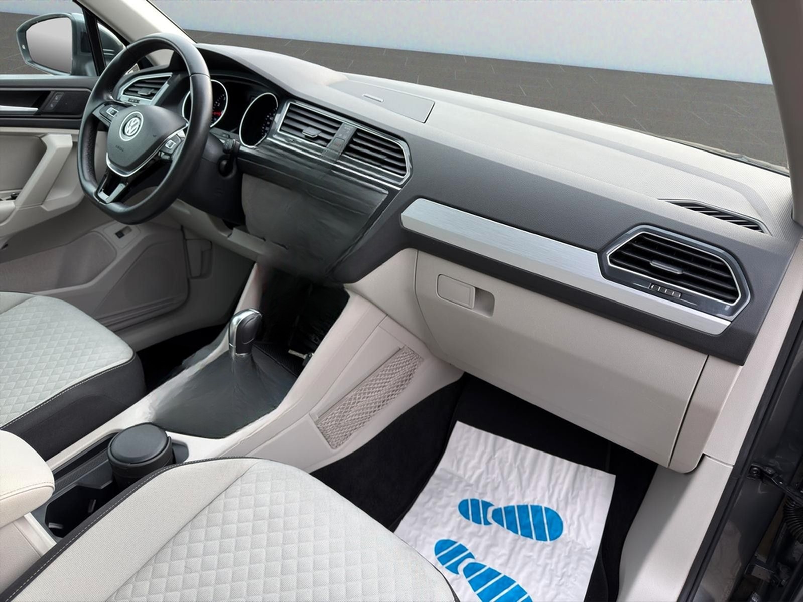 Volkswagen Tiguan Comfortline*Navi*RFK*SHZ*Apple*1.Hand* foto 12
