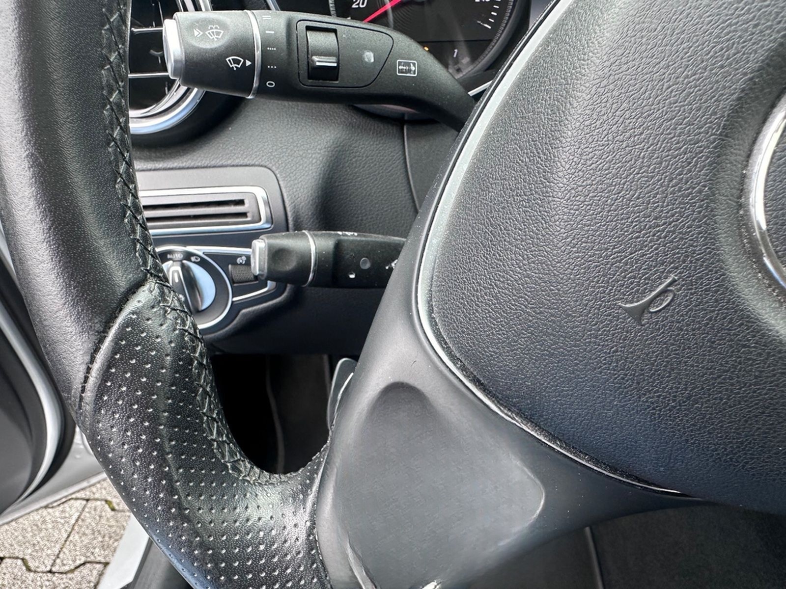 Mercedes-Benz C 300 T Avantgarde 7G/LED/NAVI/TOTWASS./eHECK foto 31