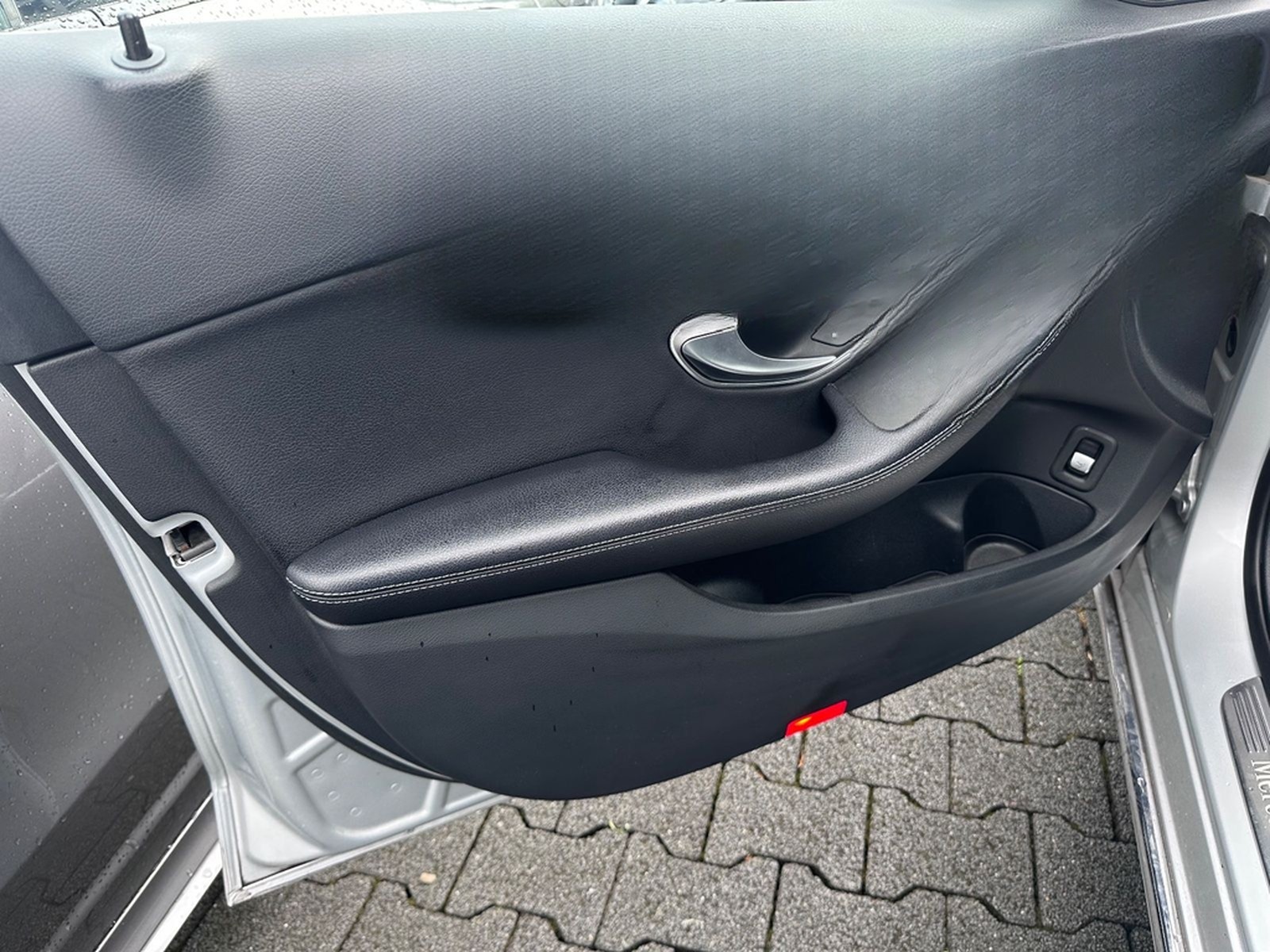 Mercedes-Benz C 300 T Avantgarde 7G/LED/NAVI/TOTWASS./eHECK foto 10