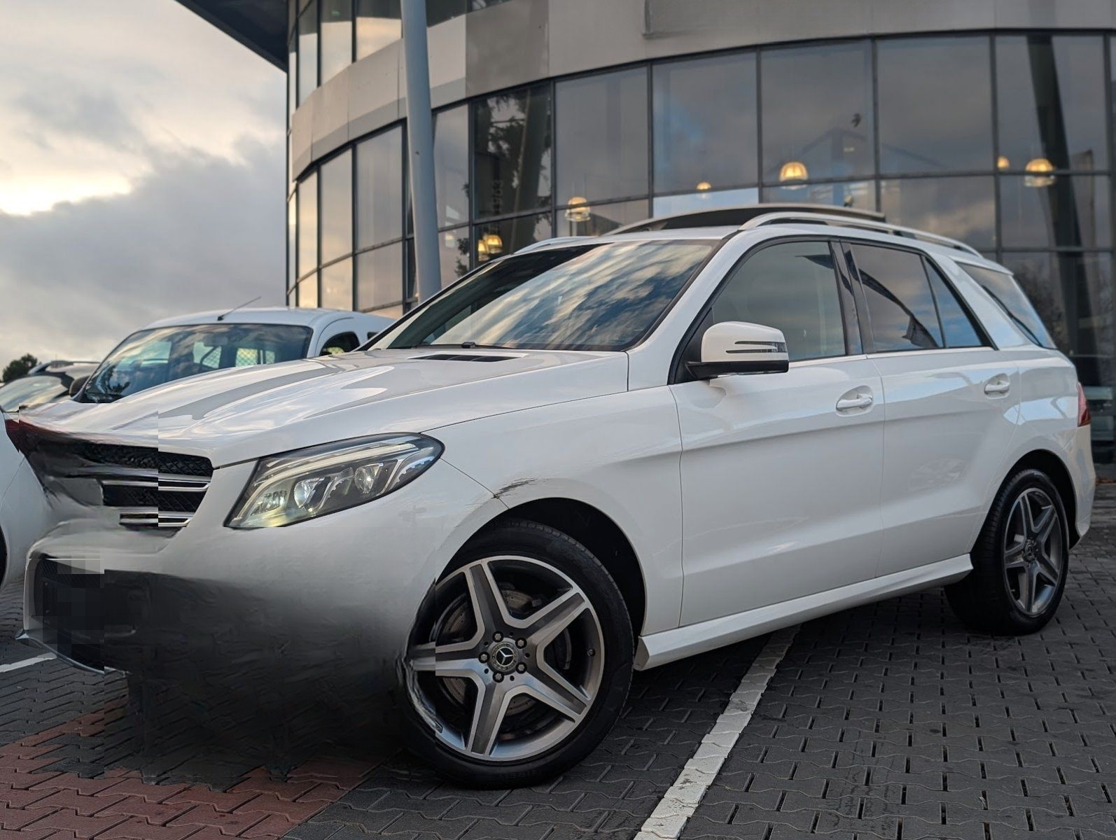 Mercedes-Benz GLE 350 d 4Matic AMG Line. PANO. 360°. AIRMATIC foto 2