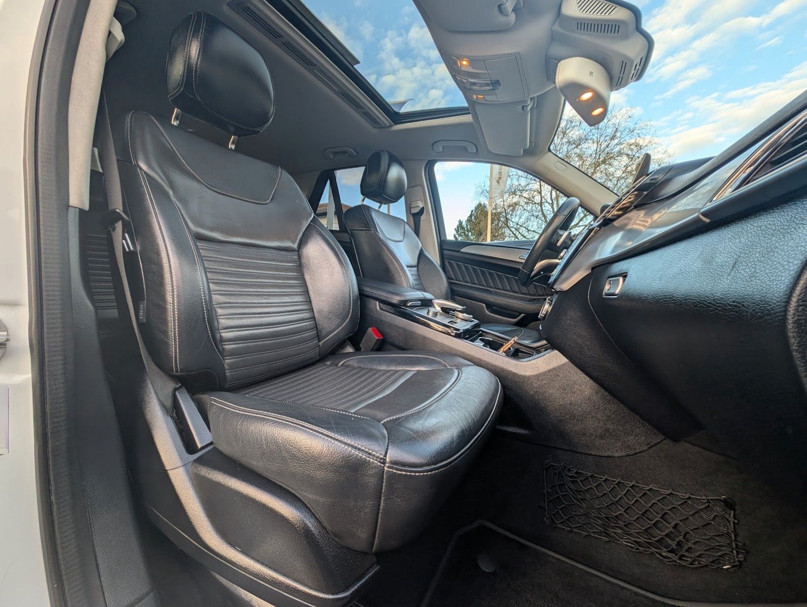 Mercedes-Benz GLE 350 d 4Matic AMG Line. PANO. 360°. AIRMATIC foto 15