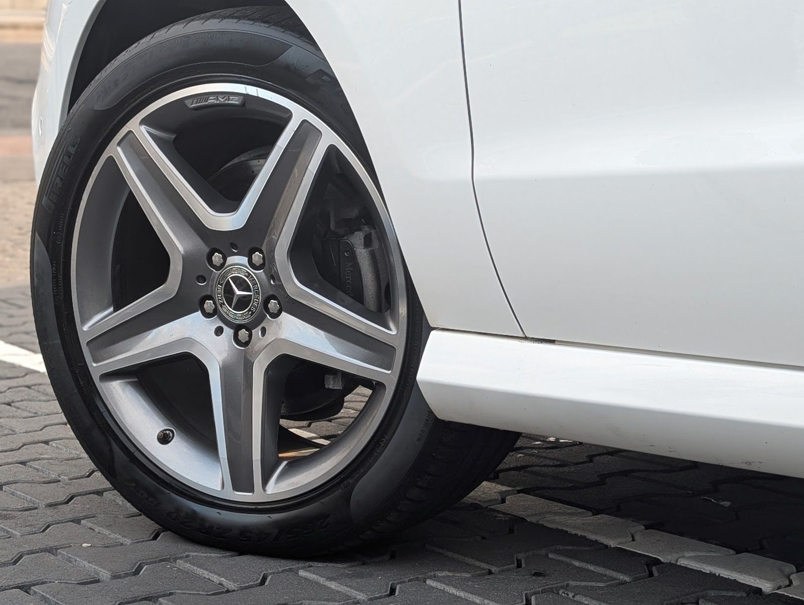 Mercedes-Benz GLE 350 d 4Matic AMG Line. PANO. 360°. AIRMATIC foto 8