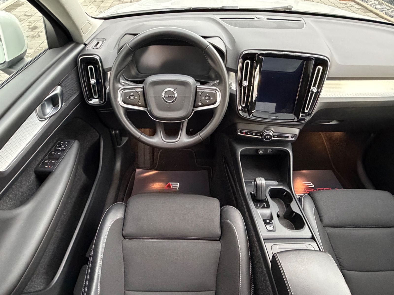 Volvo XC40 Momentum Pro*8-FACH*AHK*KAMERA*PDC*TOP foto 8