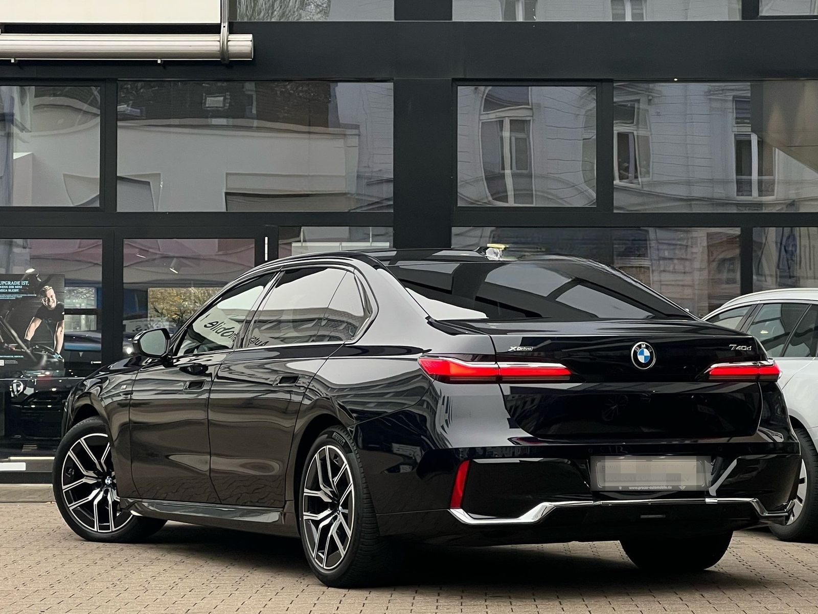 BMW 740d xDrive M Sport SkyPano DA/PA Prof Standhz. foto 2