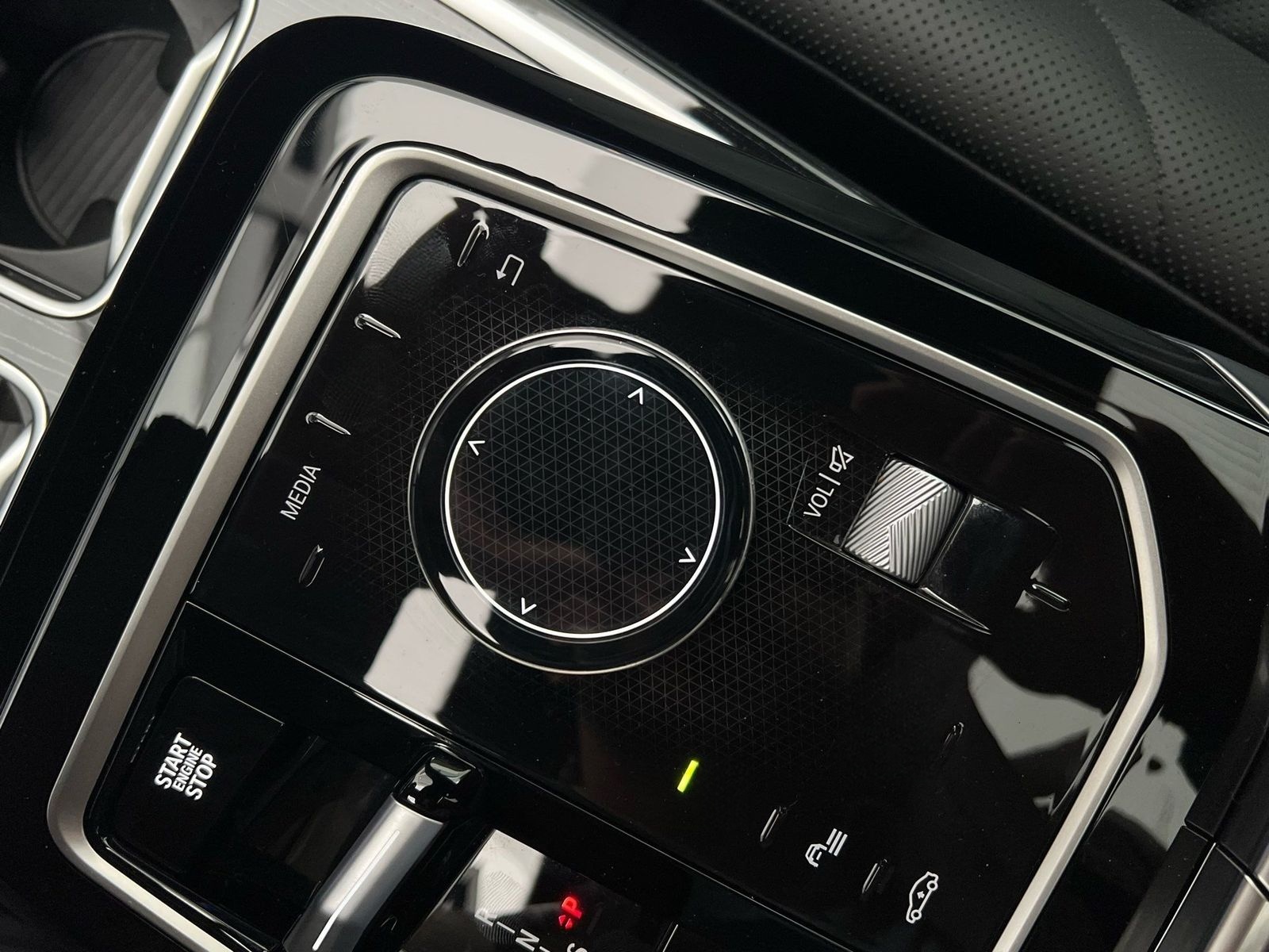BMW 740d xDrive M Sport SkyPano DA/PA Prof Standhz. foto 14