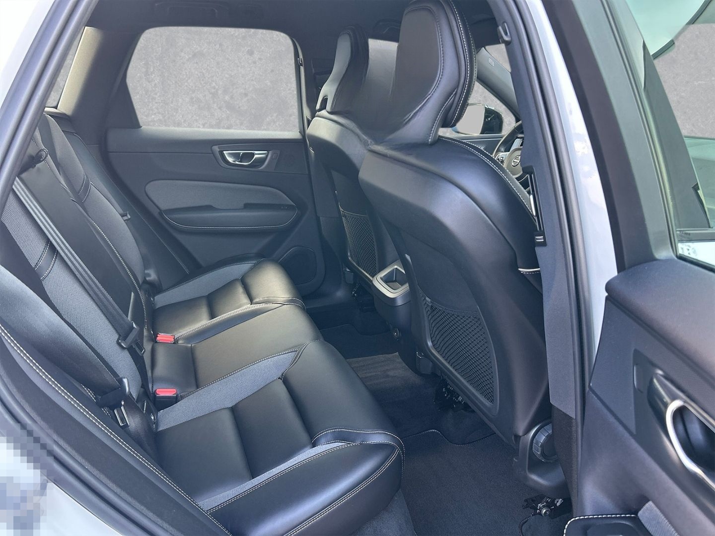 Volvo XC60 B4 Mild-Hybrid R-Design AHK/Kamera/Sitzhzg. foto 5