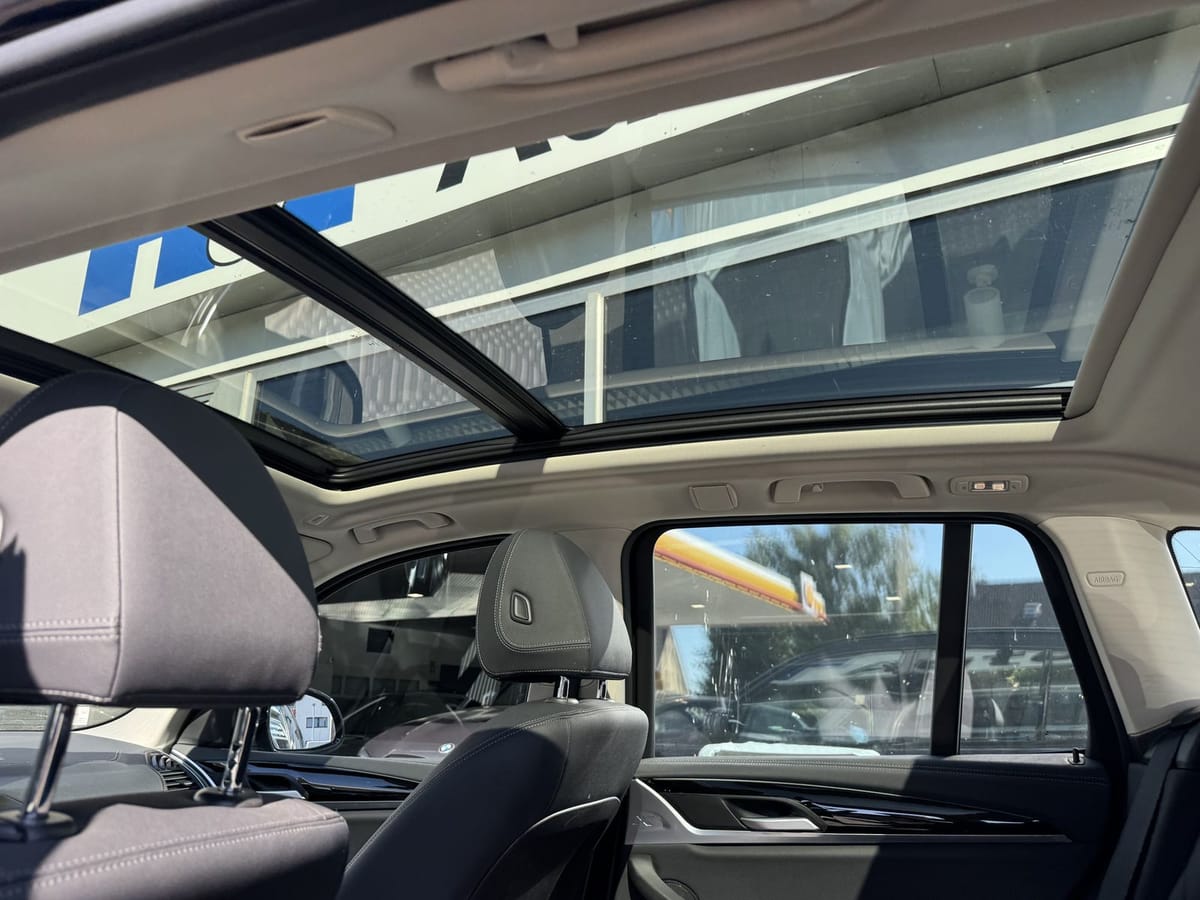 BMW iX3 Inspiring AHK/Shadow/Pano foto 12