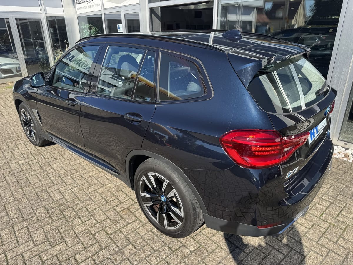 BMW iX3 Inspiring AHK/Shadow/Pano foto 16