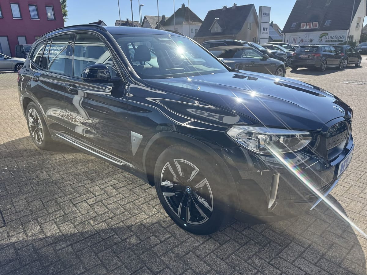 BMW iX3 Inspiring AHK/Shadow/Pano foto 19