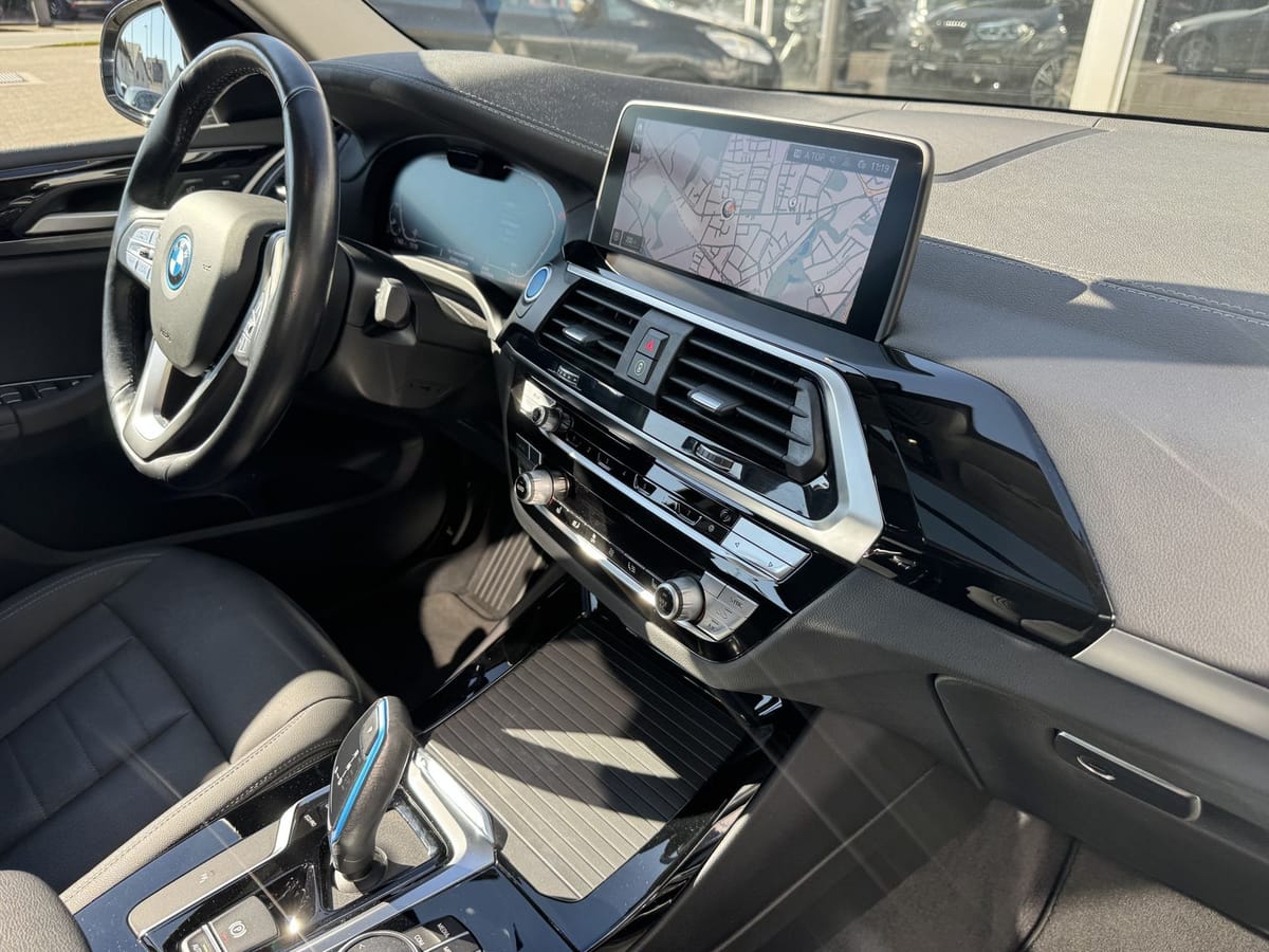 BMW iX3 Inspiring AHK/Shadow/Pano foto 6