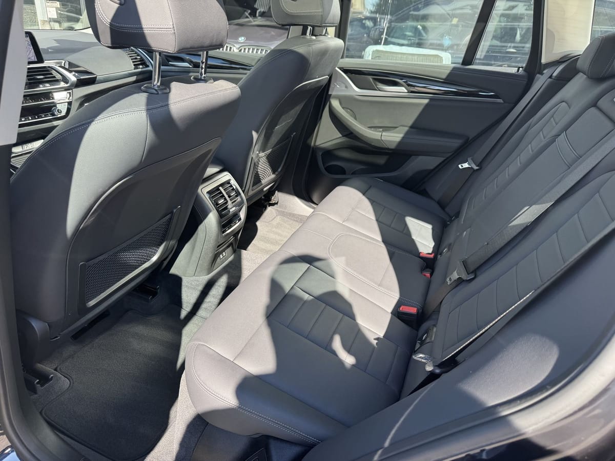 BMW iX3 Inspiring AHK/Shadow/Pano foto 10