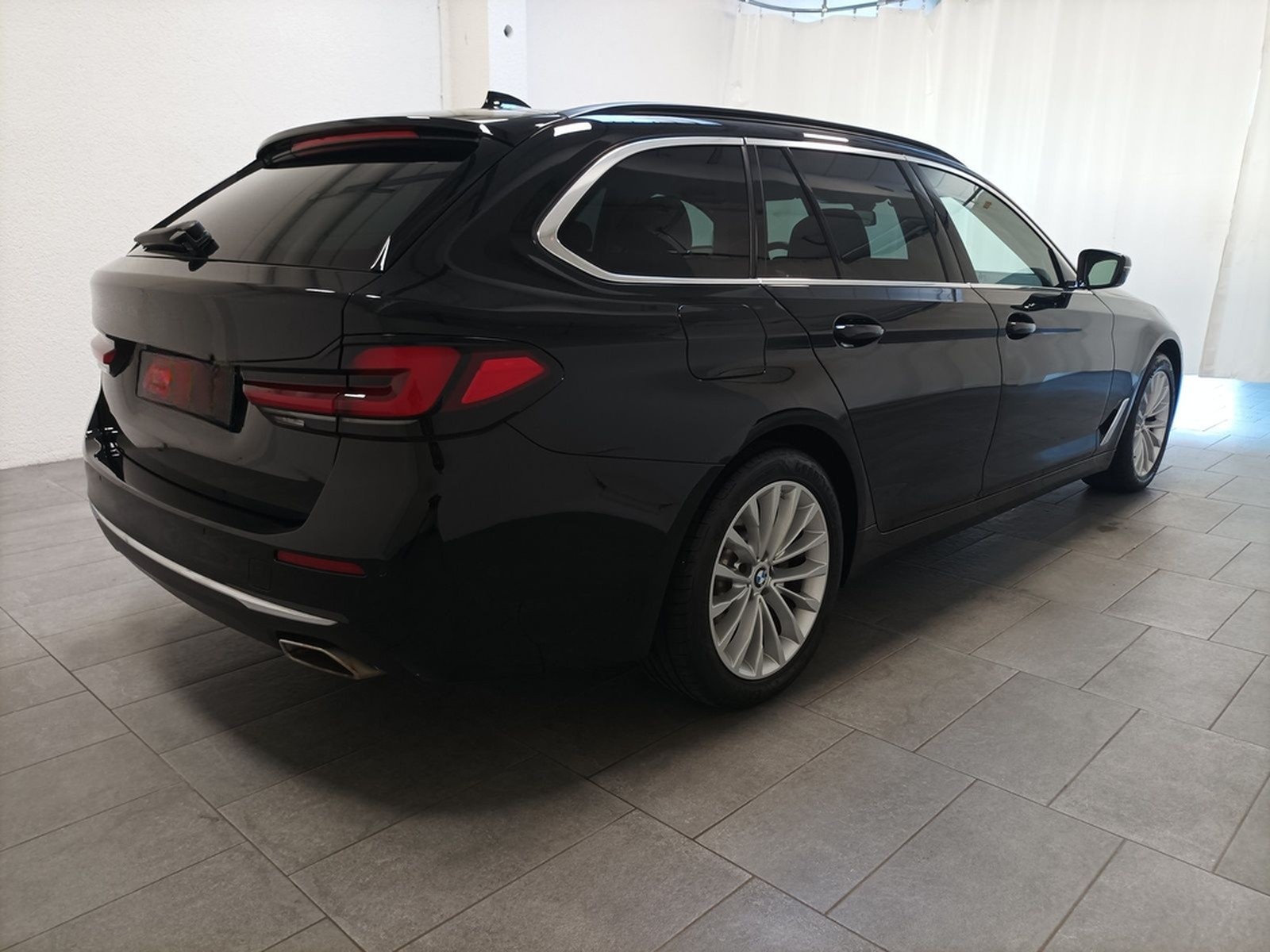 BMW 5er - 520 d x Drive|Navi|HUD|360°|Sitzhzg. foto 5