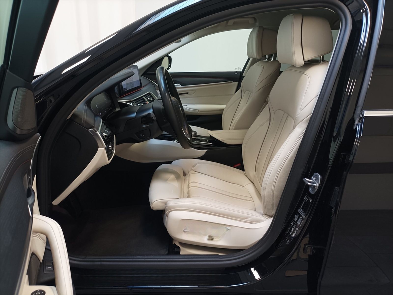 BMW 5er - 520 d x Drive|Navi|HUD|360°|Sitzhzg. foto 8