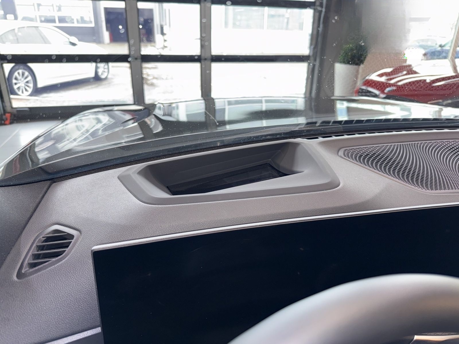 BMW 320i Touring MSport NP67648,- Parking&DrivingAss foto 13