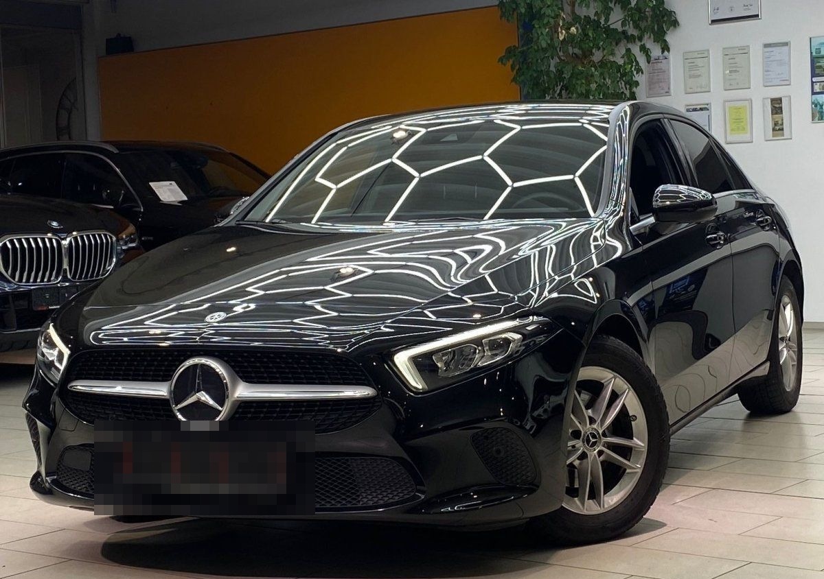 Mercedes-Benz A 180 d Limousine Automatik Navi Teilleder Tempo foto 3