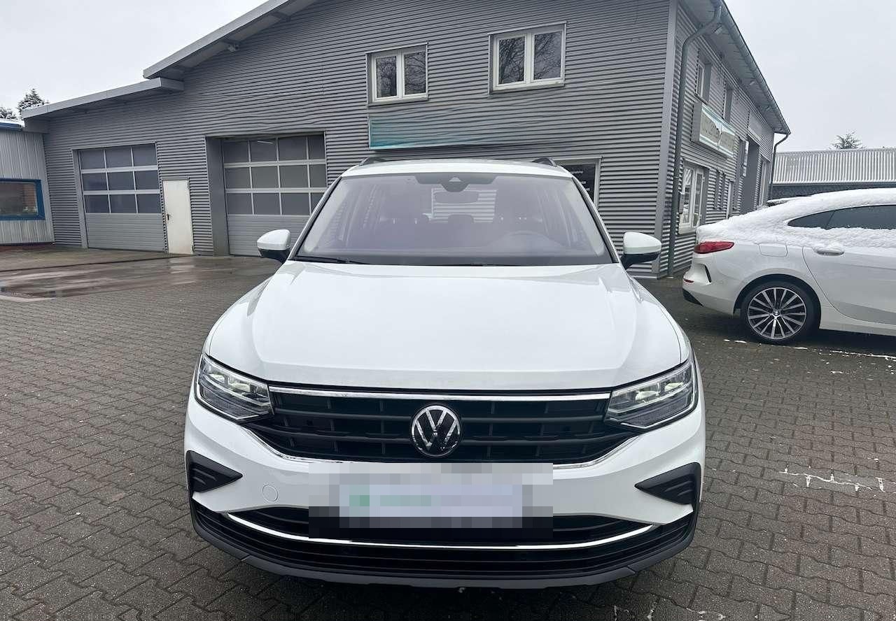 Volkswagen Tiguan 1.5 TSI Life Automatik foto 2